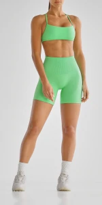 MuseFit Sport-BH mit überkreuzten Trägern am Rücken