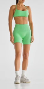 MuseFit Shorts mit mittelhohem Bund