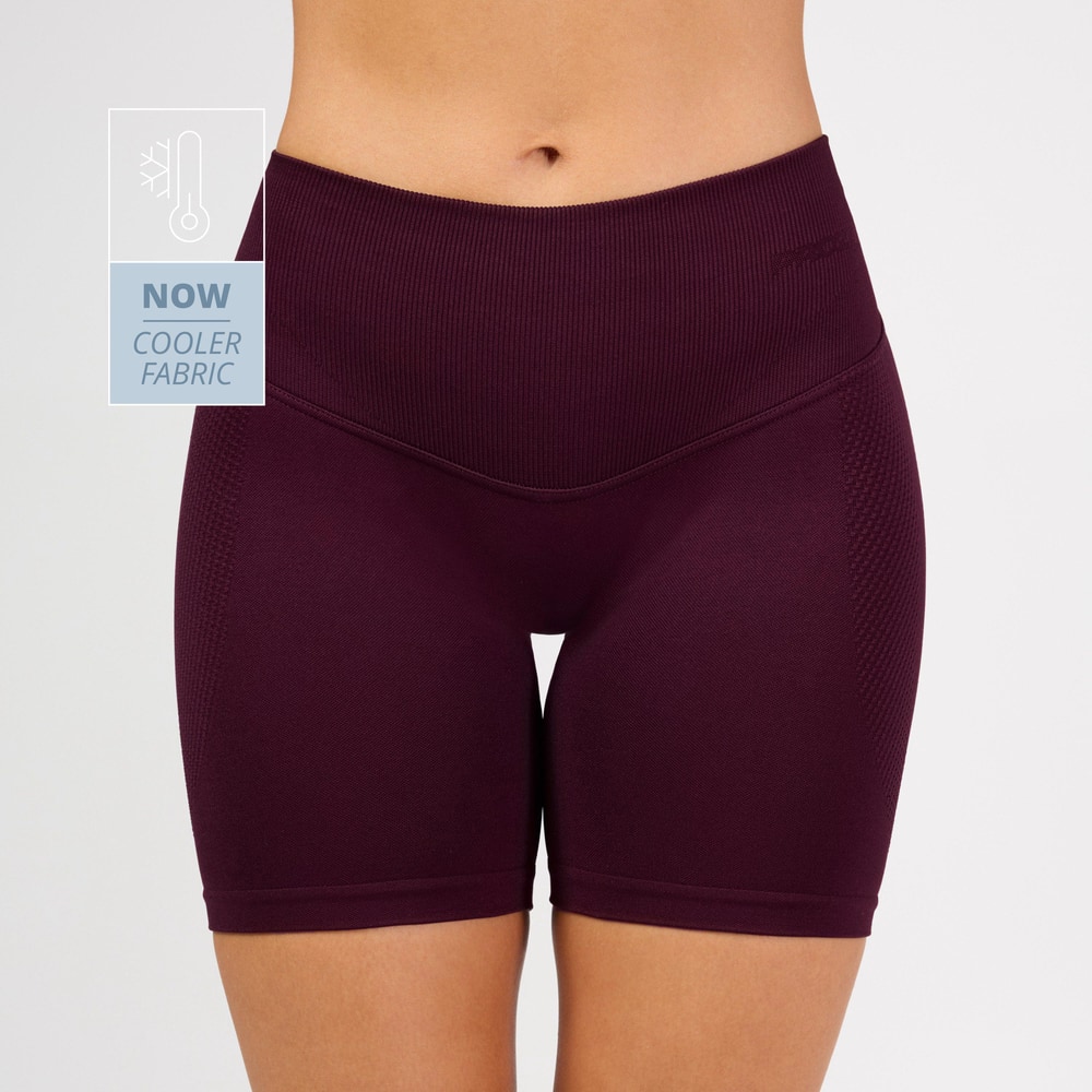 MuseFit Back V Mid-Waist Shorts (1)