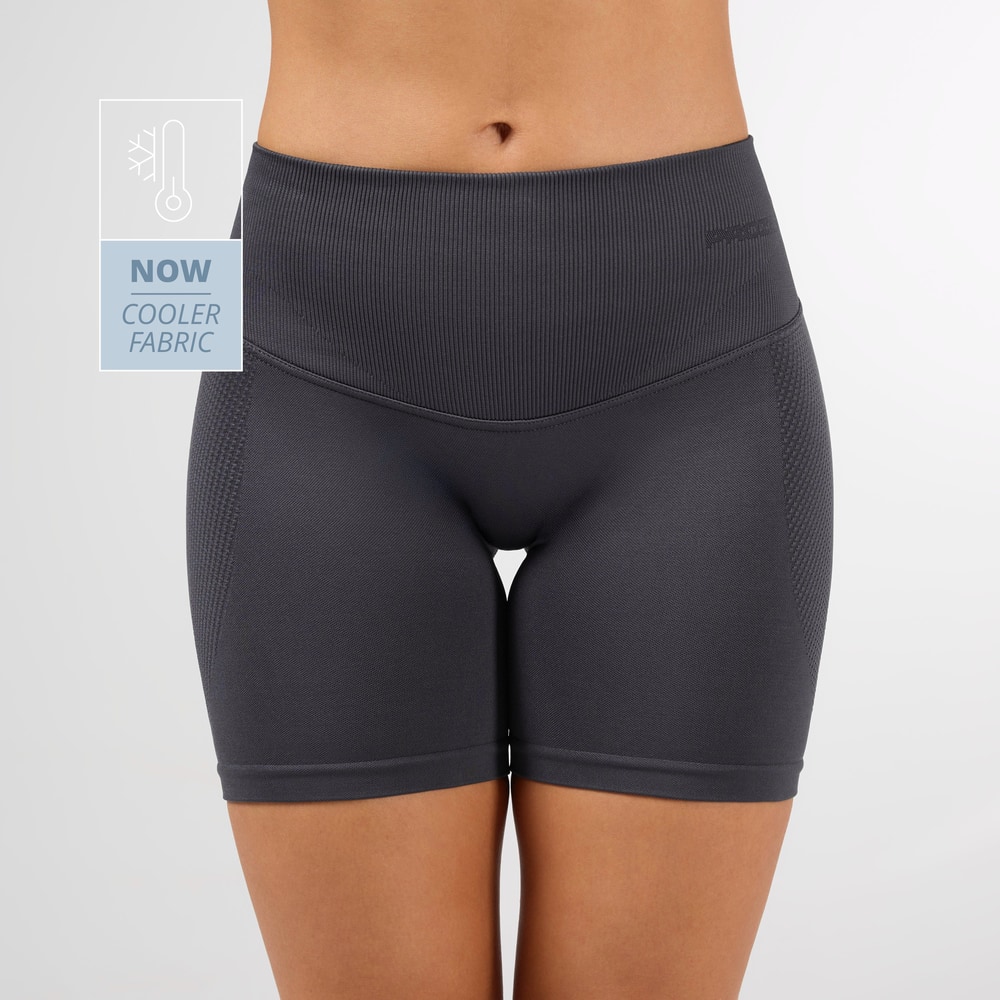 MuseFit Back V Mid-Waist Shorts (1)