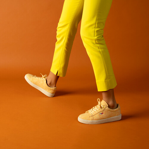 sneakers mellow yellow