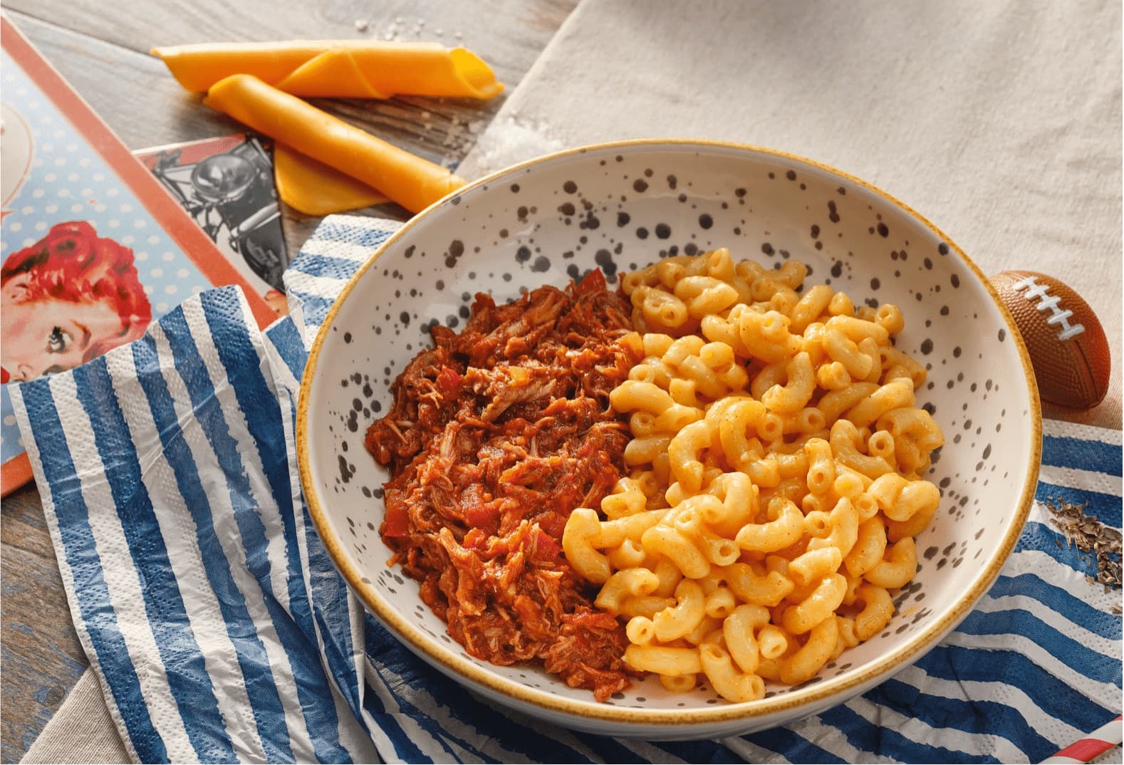 American Spicy Pork With Mac Cheese Secimg 1578x1074 542534 609094 