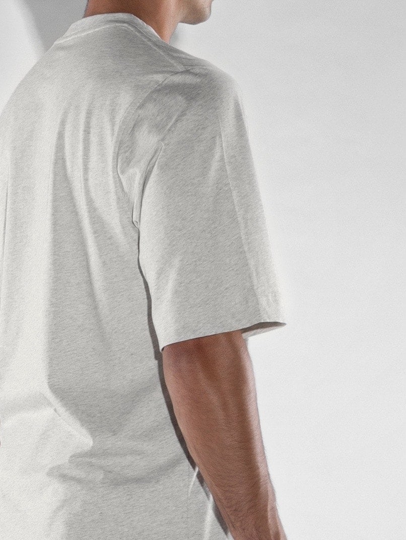 t shirt with loose sleeves
