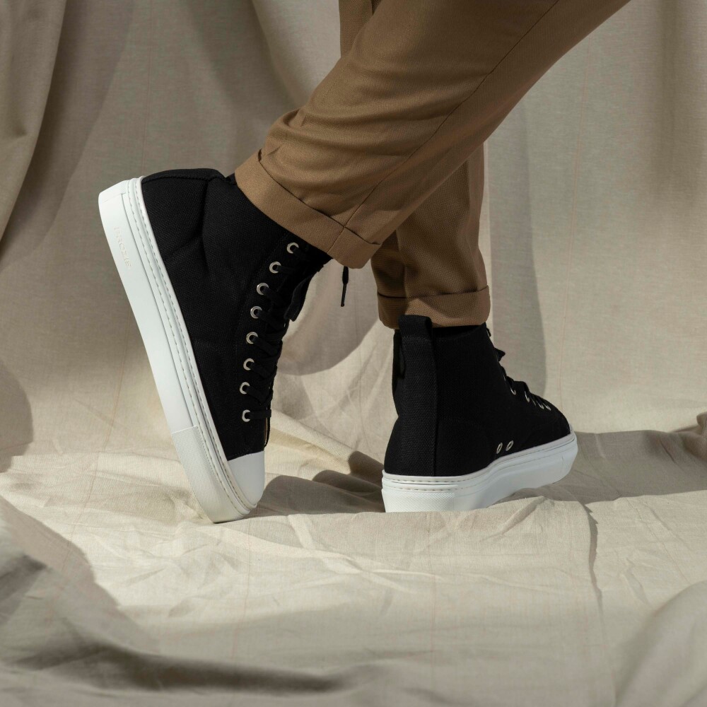 Sakuragi High W Sneakers - Black