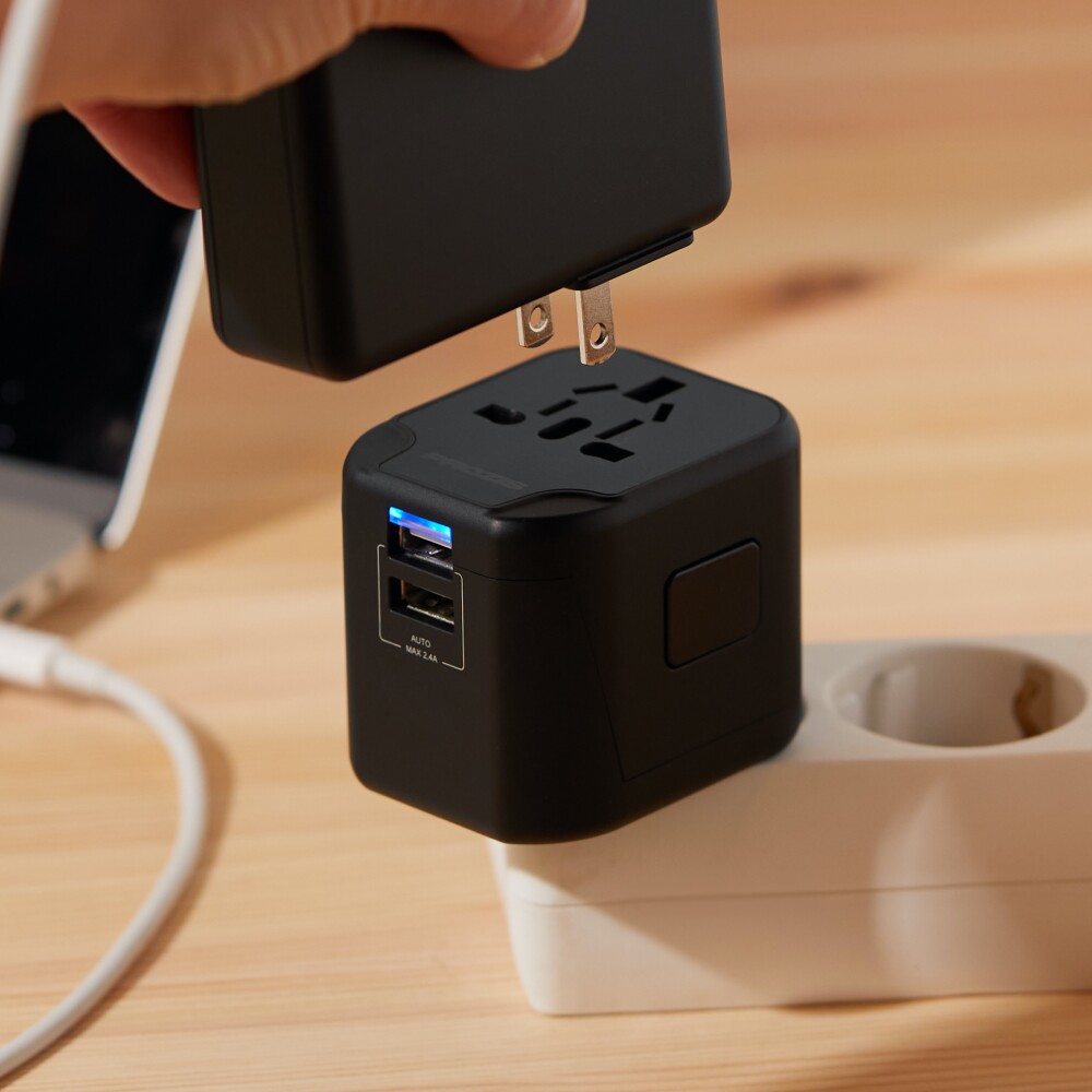 Travelr - Universal-USB-Reiseadapter