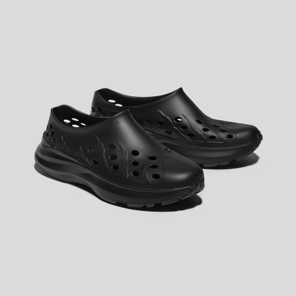 Destroyer Recovery Sneakers - All Black