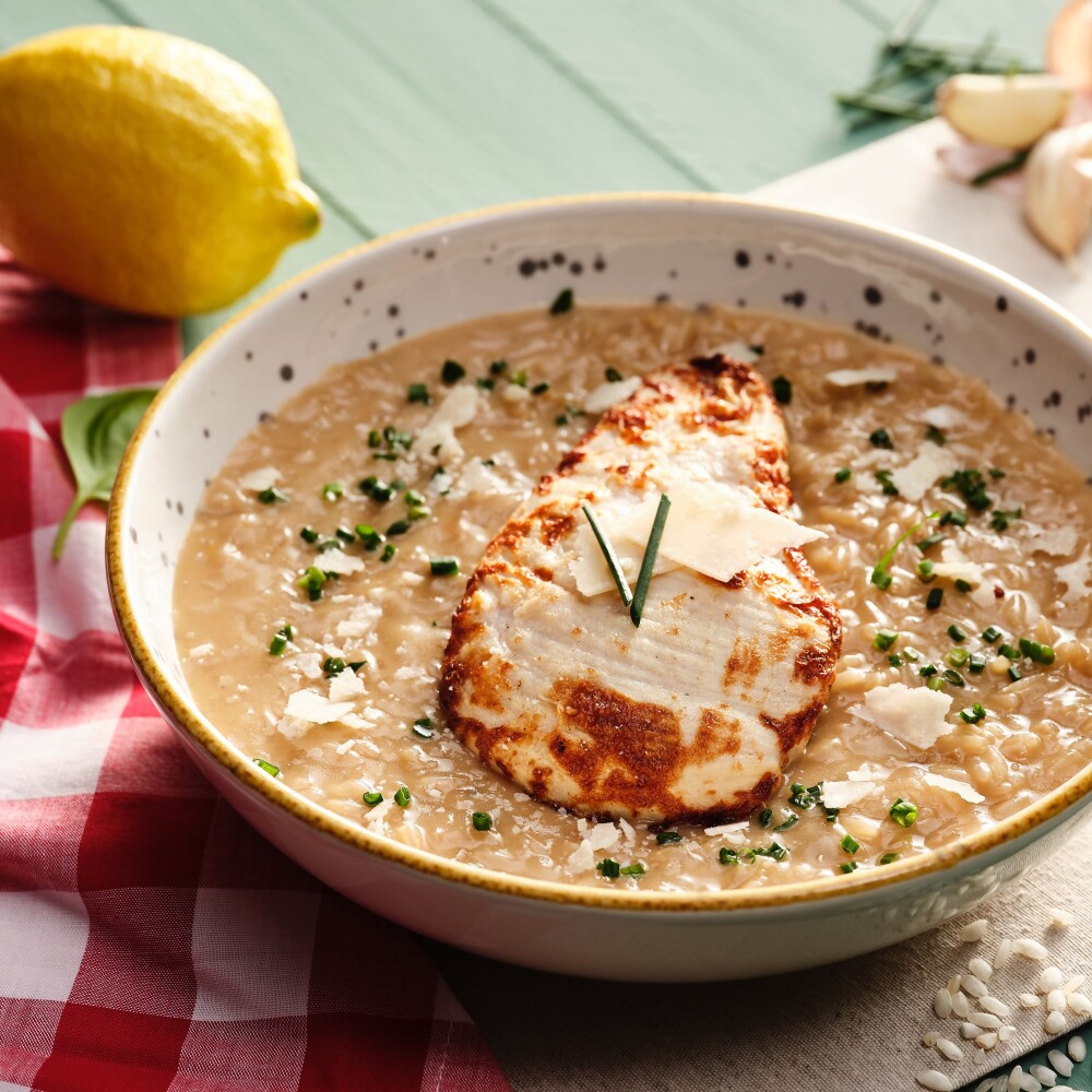 Pechuga de pollo asada con risotto al limón