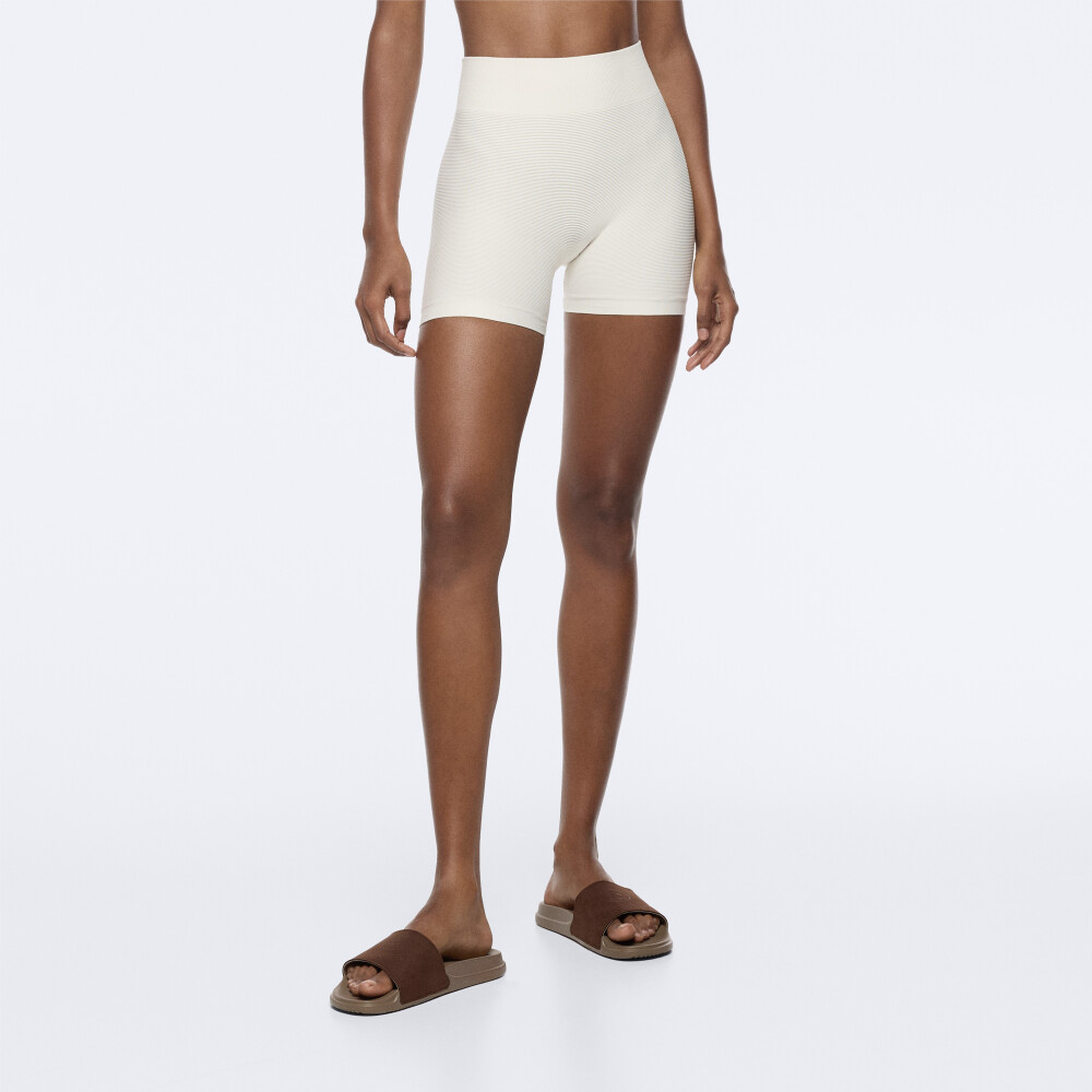 Boost Regular Waist Medium Shorts