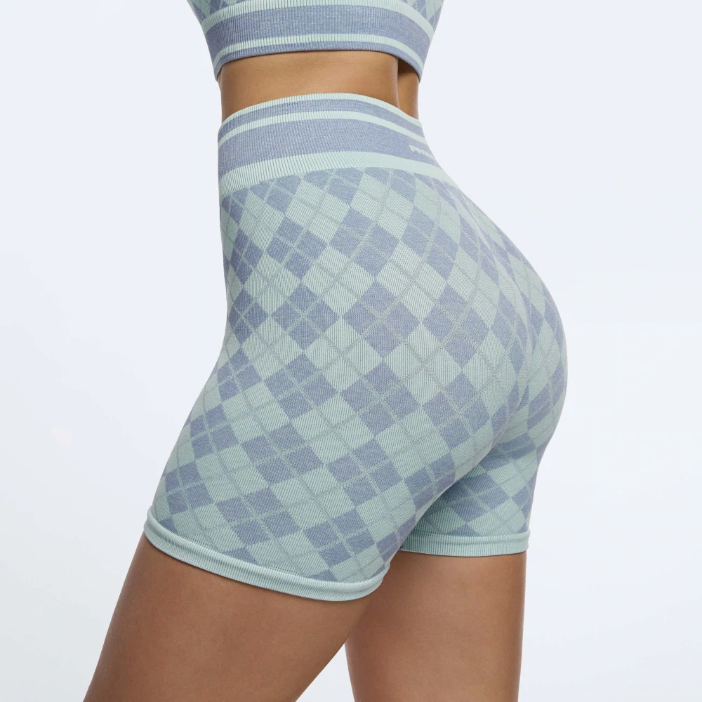 Clueless Mittellange Shorts mit normaler Taille (1)