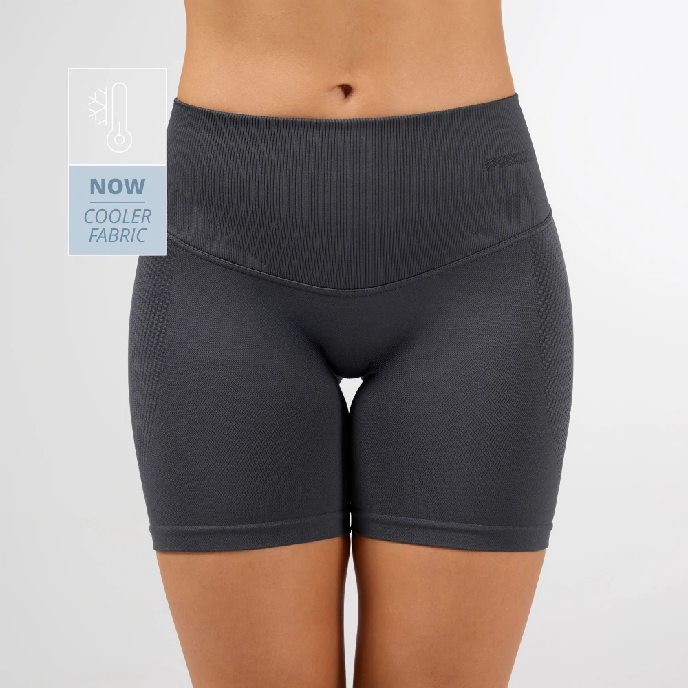 MuseFit Mid-waist V-rug Shorts (1)
