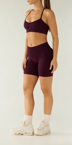 MuseFit Back V Shorts mit mittelhohem Bund