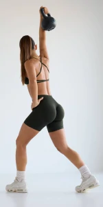 MuseFit Shorts mit mittelhohem Bund