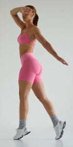 MuseFit Front V Shorts mit mittelhohem Bund