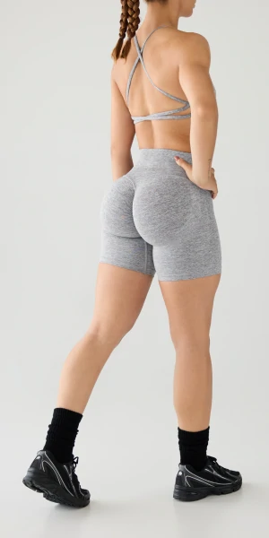 MuseFit Shorts mit mittelhohem Bund