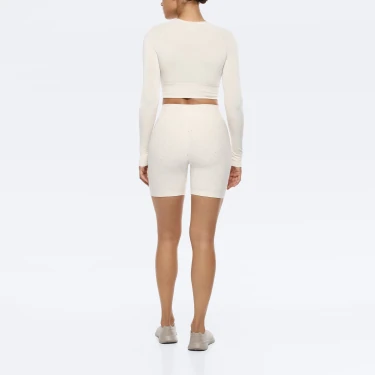 v1298876 prozis_peach-perfect-fx-regular-waist-medium-shorts-off-white_xs_off-white_other3.webp