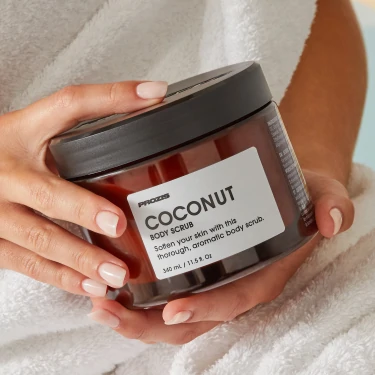 v1328646 prozis_coconut-body-scrub-340-ml_5.webp