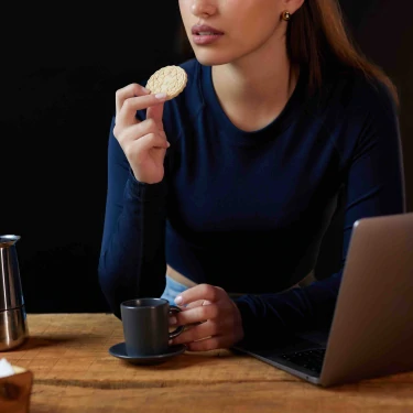 v1399125 prozis_12-x-14-golden-protein-cookies-thins_5.webp