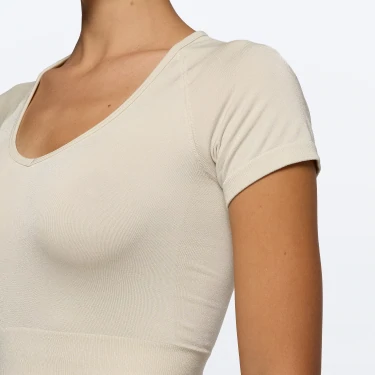 v1492125 prozis_getting-started-crop-t-shirt-off-white_xs_off-white_other4.webp