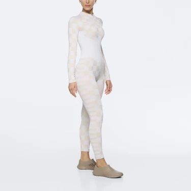 v1494619 prozis_winners-circle-jumpsuit-off-white_xs_off-white_front.webp