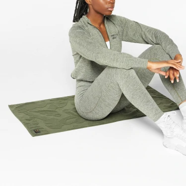 v989210 prozis_army-camo-gym-towel-olive-green_single-size_olive-green_other3.webp