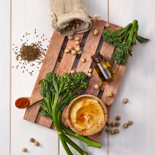 Clean & Lean Hi Protein Seitán a la plancha con hummus y brócoli