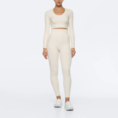 Rushed Peach Lift High-Waisted Leggings with Side Pockets, Women's Fashion,  Activewear on Carousell