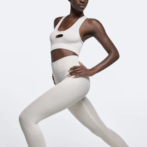 https://static.sscontent.com/thumb/500/500/products/124/v1335187_prozis_airflow-medium-waist-78-leggings-off-white_xs_off-white_other4.webp