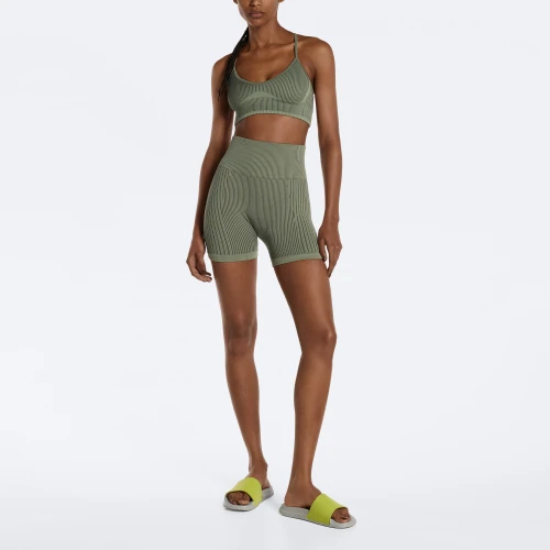 Spark High Waist Medium Shorts (5)