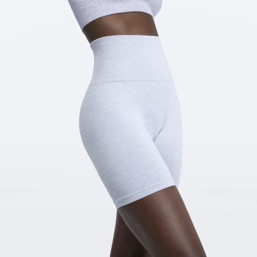 Alpine Mittellange Shorts mit hoher Taille (2)