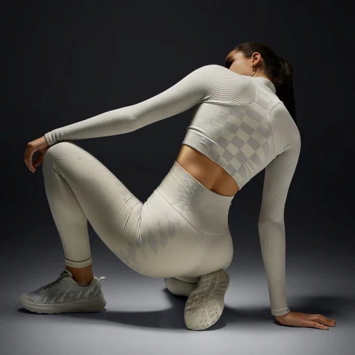 Motomami LS Crop Top (4)