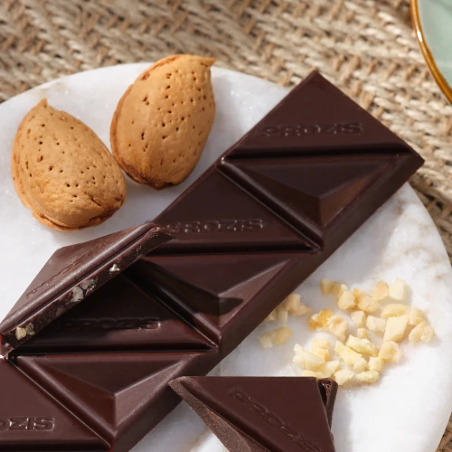 Zero Dark Chocolate - Almonds - 12 bars (5)