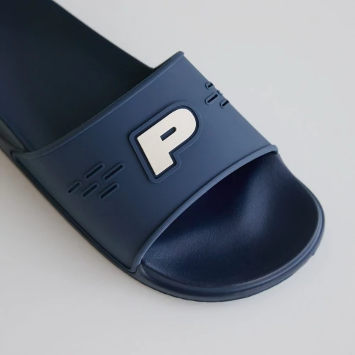 Athleisure Staple Badeschlappen (3)