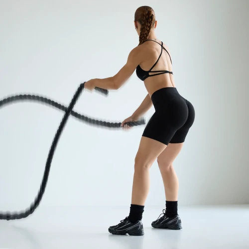 MuseFit Front V Shorts mit mittelhohem Bund (4)