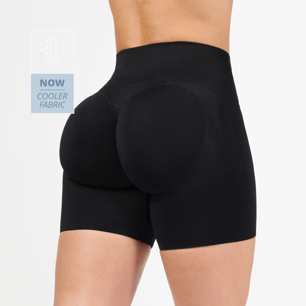 MuseFit Shorts mit mittelhohem Bund