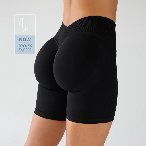 MuseFit Back V Shorts mit mittelhohem Bund